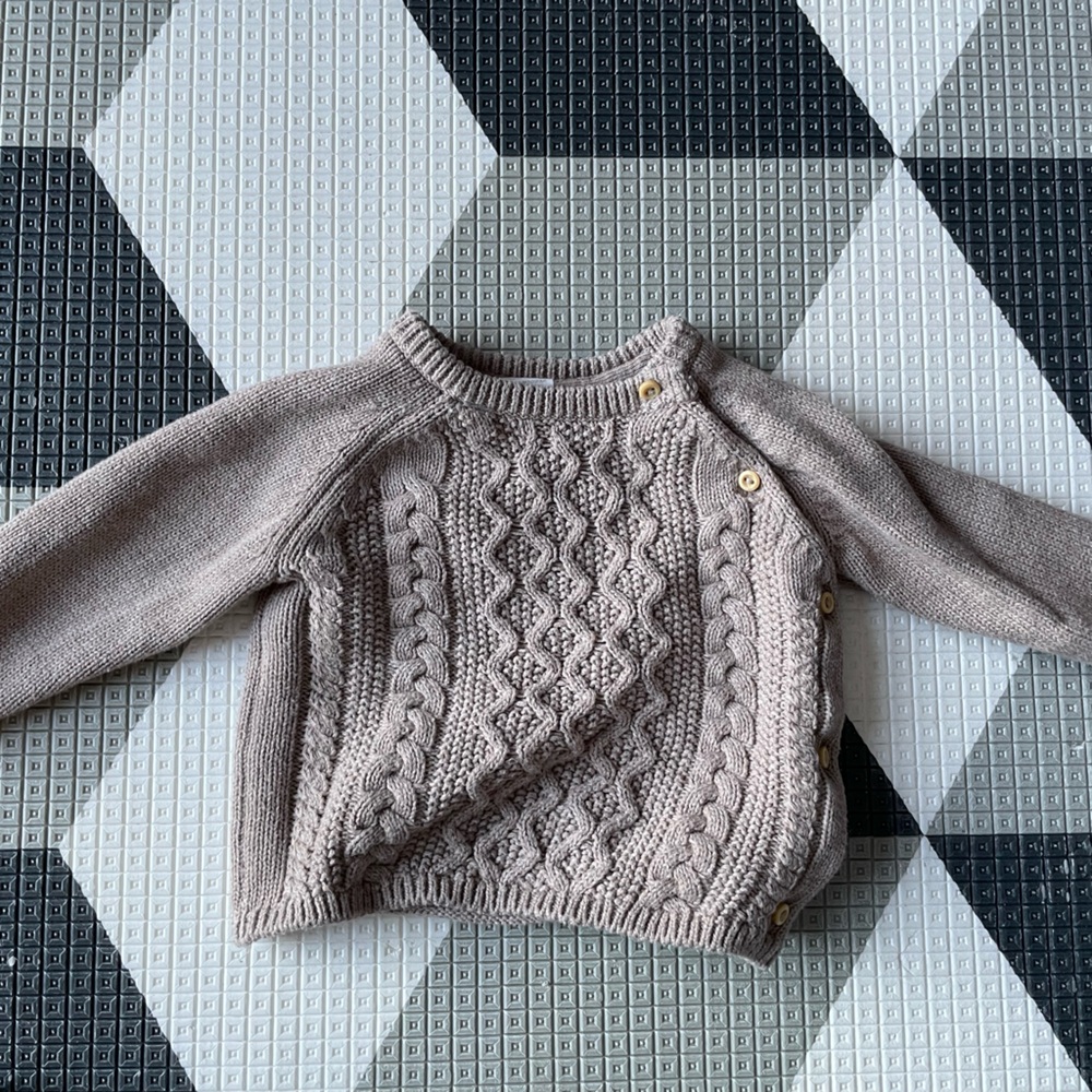 EUC H&M Baby beige Cable Knit Sweater 2-4M